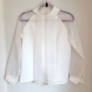 NWOT Lightweight Long Sleeve Pearl Top [M]
